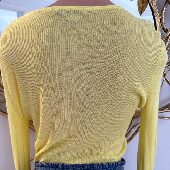 ALICE & OLIVIA long sleeved yellow tee - Picture 8 of 8